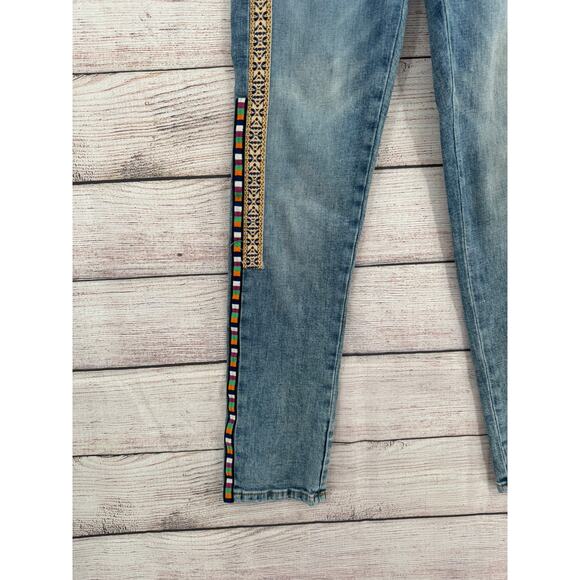 Pilcro Slim Boyfriend Crop Jeans Womens 26 Blue Medium Wash Ribbon Embroidered - Picture 6 of 13